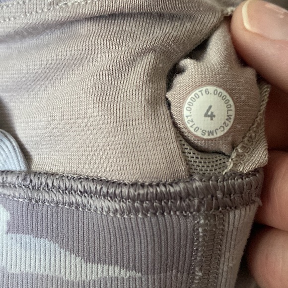 Lululemon Energy Bra Long Line Ribbed *Medium Support, B-D Cup Size 4 - Picture 7 of 8